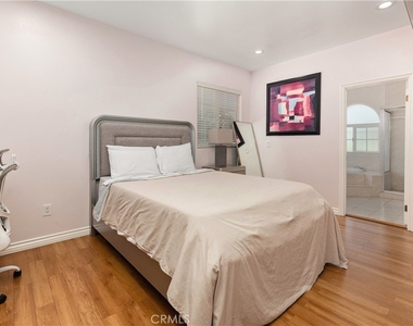 2727 Walnut Grove Avenue - Photo Thumbnail 16