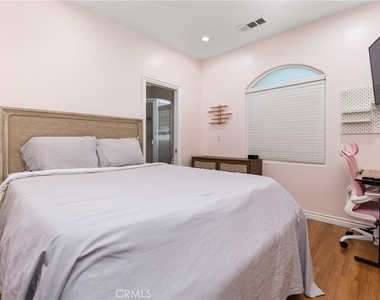 2727 Walnut Grove Avenue - Photo Thumbnail 21