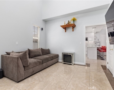2727 Walnut Grove Avenue - Photo Thumbnail 9