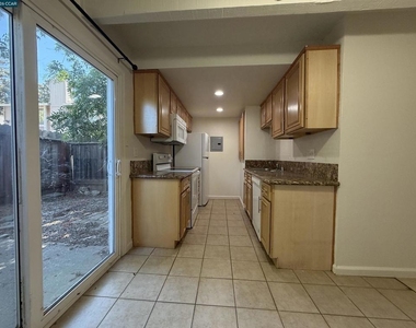 7032 Fair Oaks Blvd - Photo Thumbnail 10
