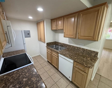 7032 Fair Oaks Blvd - Photo Thumbnail 12