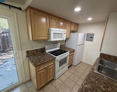 7032 Fair Oaks Blvd - Photo Thumbnail 11