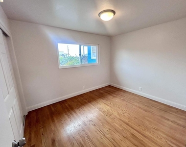 3144 61st Ave - Photo Thumbnail 8
