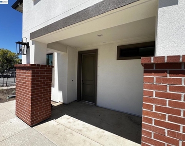 218 Church St - Photo Thumbnail 1