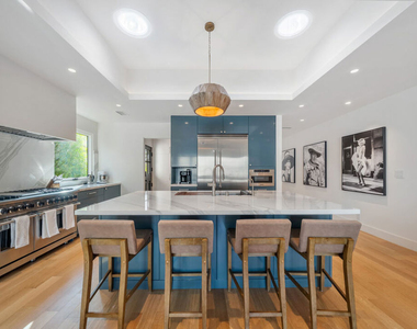 1222 S Genesee Avenue - Photo Thumbnail 19