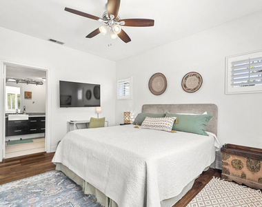 4544 Tobias Avenue - Photo Thumbnail 56