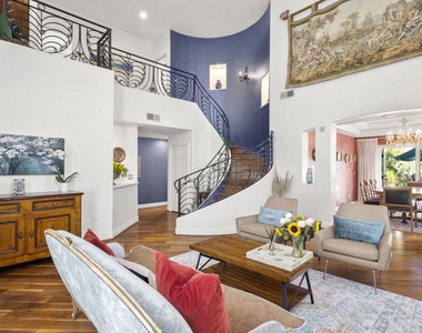 4544 Tobias Avenue - Photo Thumbnail 13