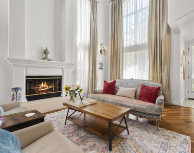 4544 Tobias Avenue - Photo Thumbnail 12
