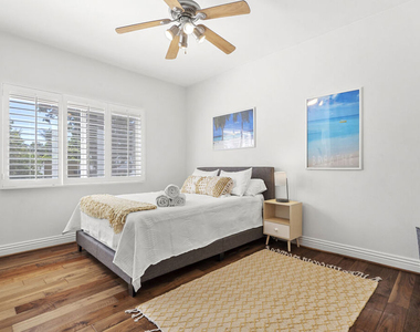 4544 Tobias Avenue - Photo Thumbnail 52