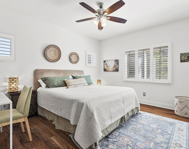 4544 Tobias Avenue - Photo Thumbnail 55