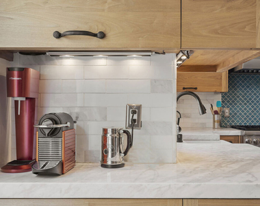 4544 Tobias Avenue - Photo Thumbnail 31