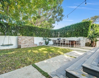 12233 Malone Street - Photo Thumbnail 6