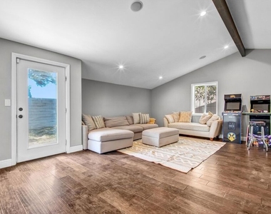 12233 Malone Street - Photo Thumbnail 1