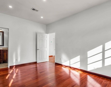 10810 Rochester Avenue - Photo Thumbnail 50