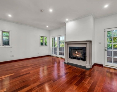 10810 Rochester Avenue - Photo Thumbnail 16