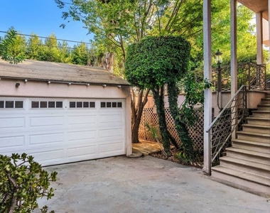 10810 Rochester Avenue - Photo Thumbnail 25