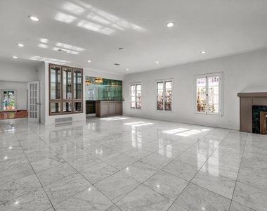 10810 Rochester Avenue - Photo Thumbnail 30