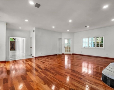 10810 Rochester Avenue - Photo Thumbnail 38
