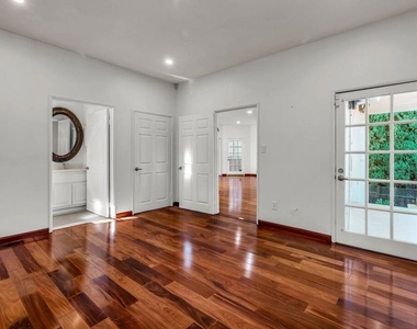 10810 Rochester Avenue - Photo Thumbnail 29