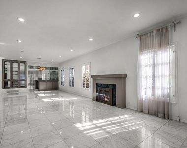 10810 Rochester Avenue - Photo Thumbnail 34