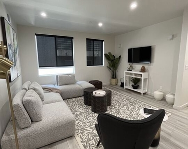124 S Croft Avenue - Photo Thumbnail 27