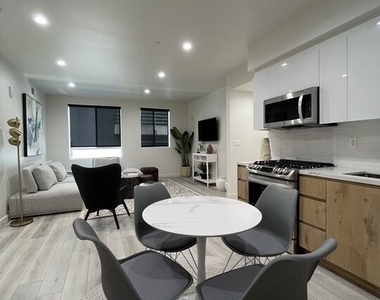 124 S Croft Avenue - Photo Thumbnail 11