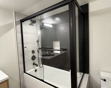 124 S Croft Avenue - Photo Thumbnail 18