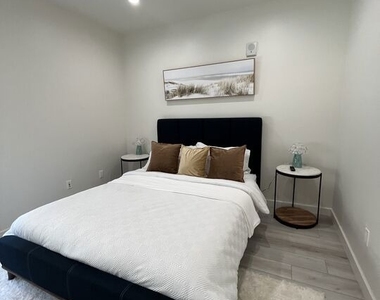 124 S Croft Avenue - Photo Thumbnail 23