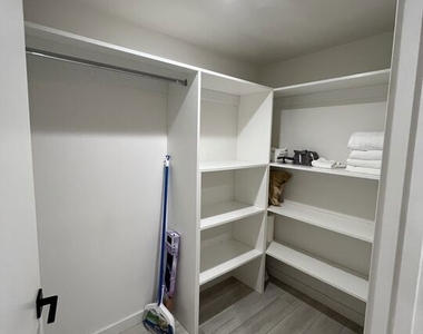 124 S Croft Avenue - Photo Thumbnail 21