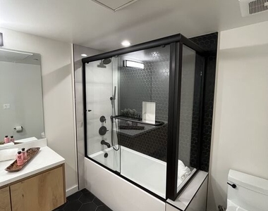 124 S Croft Avenue - Photo Thumbnail 20