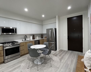 124 S Croft Avenue - Photo Thumbnail 7