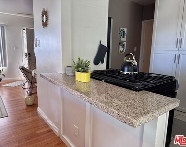 2177 W 27th Street - Photo Thumbnail 8