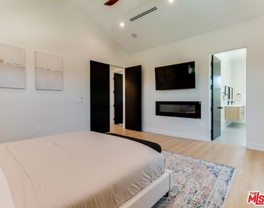 5929 Hesperia Avenue - Photo Thumbnail 38