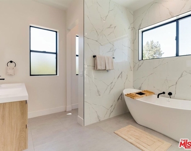 5929 Hesperia Avenue - Photo Thumbnail 41