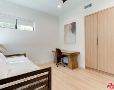 5929 Hesperia Avenue - Photo Thumbnail 24