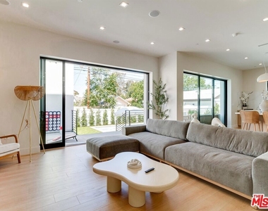 5929 Hesperia Avenue - Photo Thumbnail 8