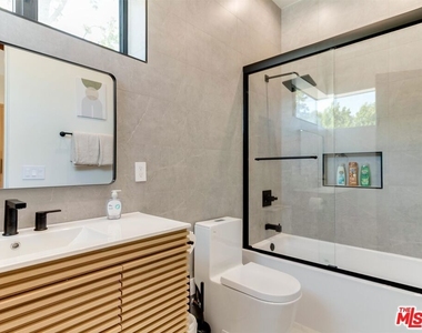 5929 Hesperia Avenue - Photo Thumbnail 48