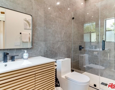 5929 Hesperia Avenue - Photo Thumbnail 52