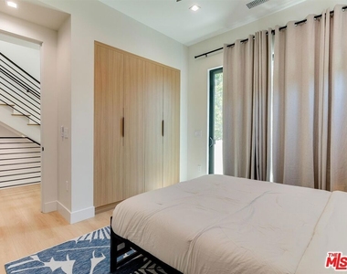 5929 Hesperia Avenue - Photo Thumbnail 49