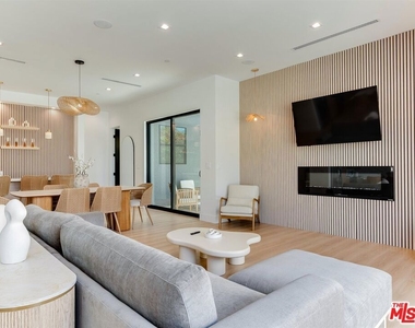 5929 Hesperia Avenue - Photo Thumbnail 7