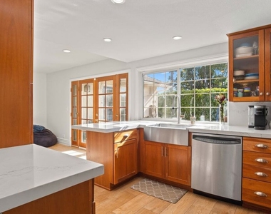 176 Longfellow Street - Photo Thumbnail 4