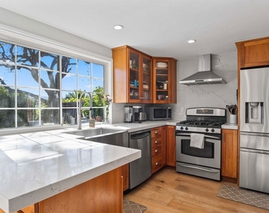 176 Longfellow Street - Photo Thumbnail 3