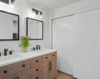 176 Longfellow Street - Photo Thumbnail 14