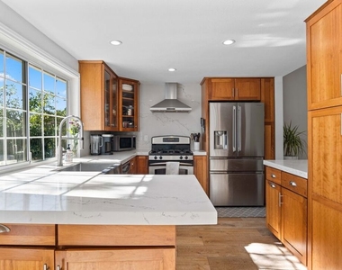 176 Longfellow Street - Photo Thumbnail 5