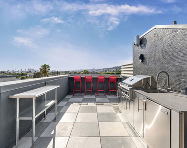 7428 Santa Monica Boulevard - Photo Thumbnail 24