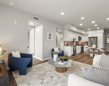 7428 Santa Monica Boulevard - Photo Thumbnail 8
