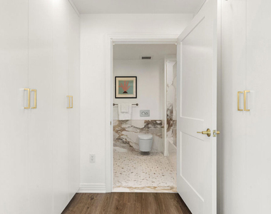 7428 Santa Monica Boulevard - Photo Thumbnail 14