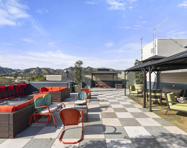 7428 Santa Monica Boulevard - Photo Thumbnail 28