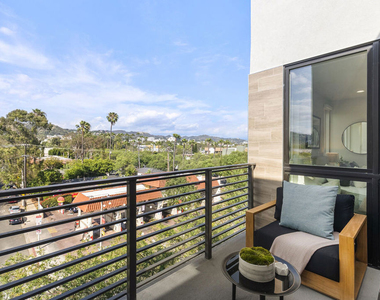 7428 Santa Monica Boulevard - Photo Thumbnail 7