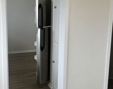 1421 S Westmoreland Avenue - Photo Thumbnail 1